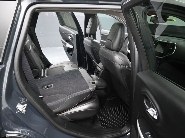 Used 2017 Jeep Cherokee Trailhawk w/ Comfort/Convenience Group image 33