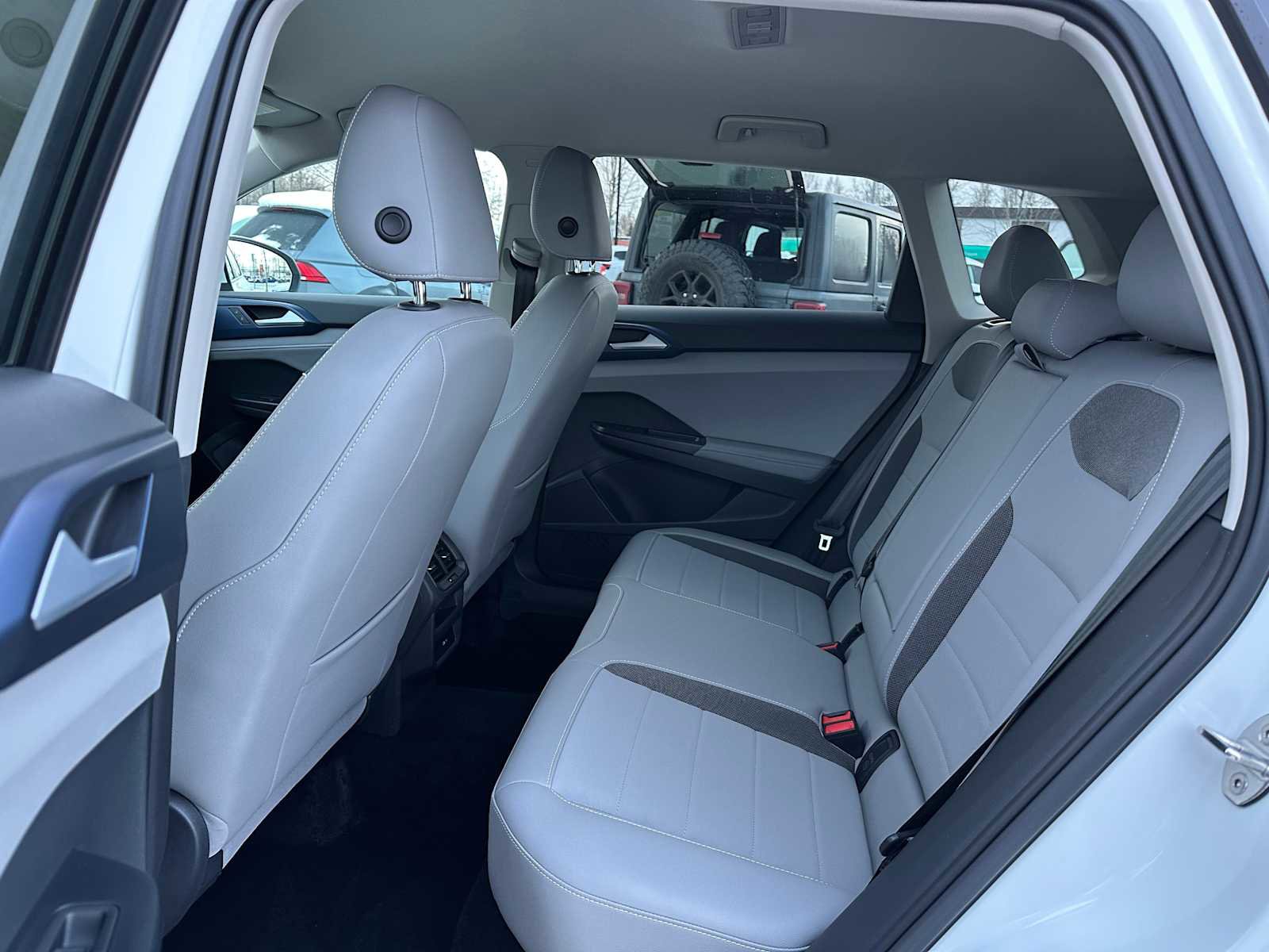 Used 2024 Volkswagen Taos SE image 16