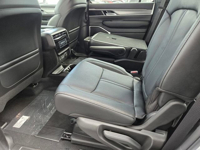 New 2026 Jeep Grand Wagoneer Limited AWD/4WD image 8