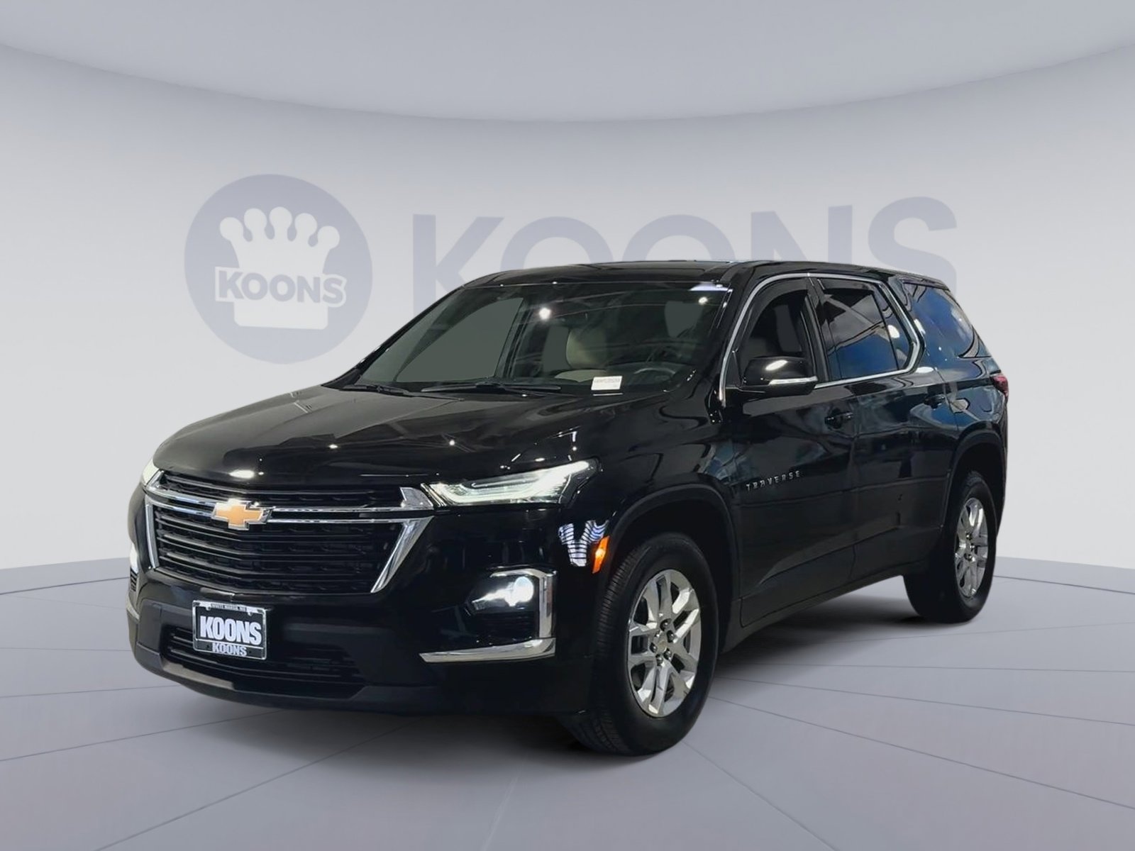 Used 2023 Chevrolet Traverse LS w/ Safety Package image 5
