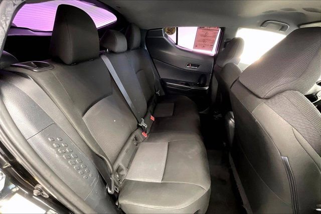 Used 2019 Toyota C-HR XLE FWD image 18