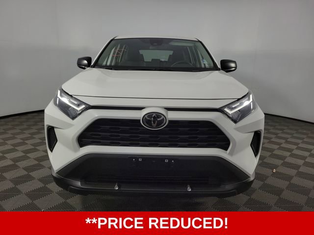 Used 2024 Toyota RAV4 LE AWD/4WD image 2