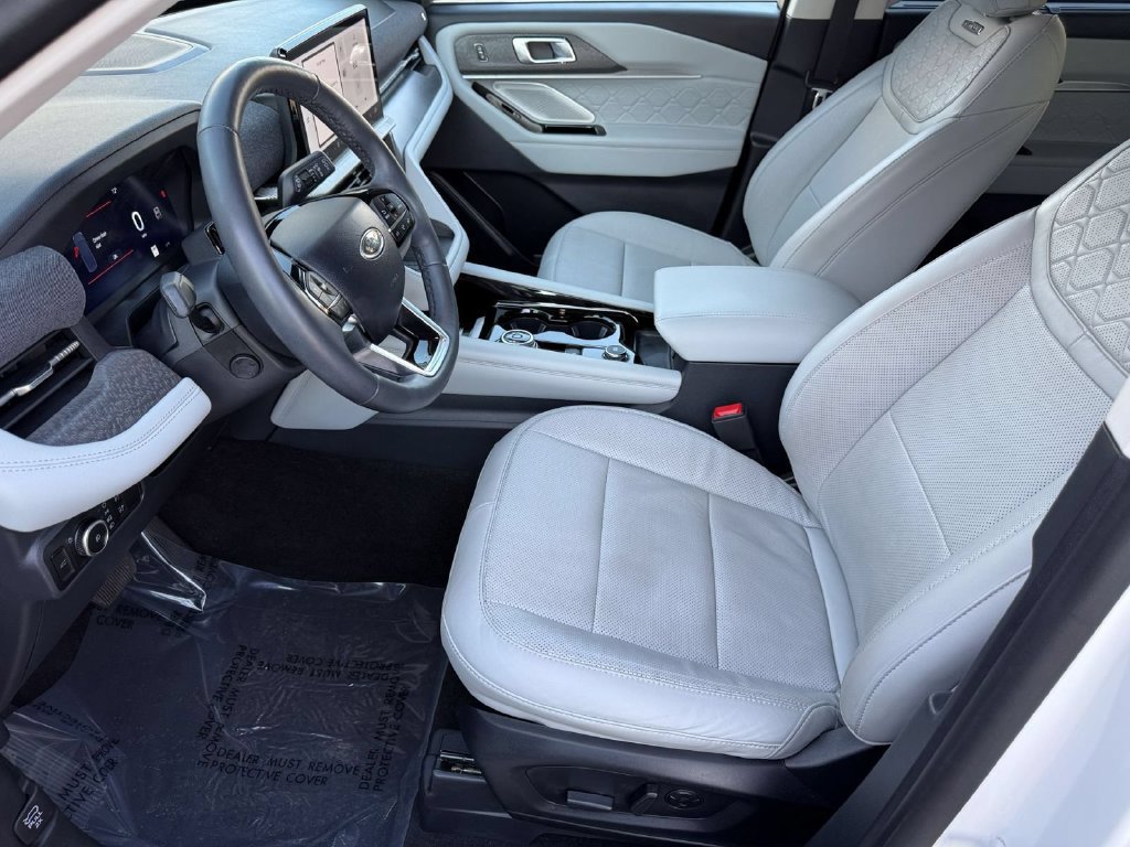 Used 2025 Ford Explorer Platinum w/ Ultimate Package AWD/4WD image 12