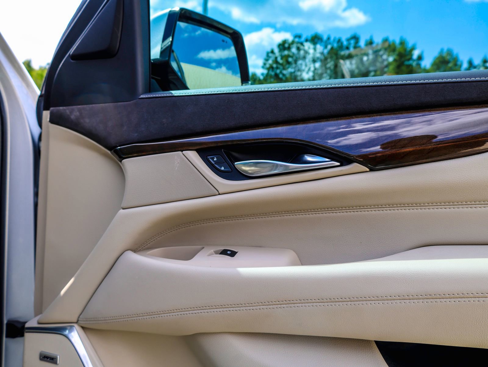 Used 2020 Cadillac Escalade Luxury image 14