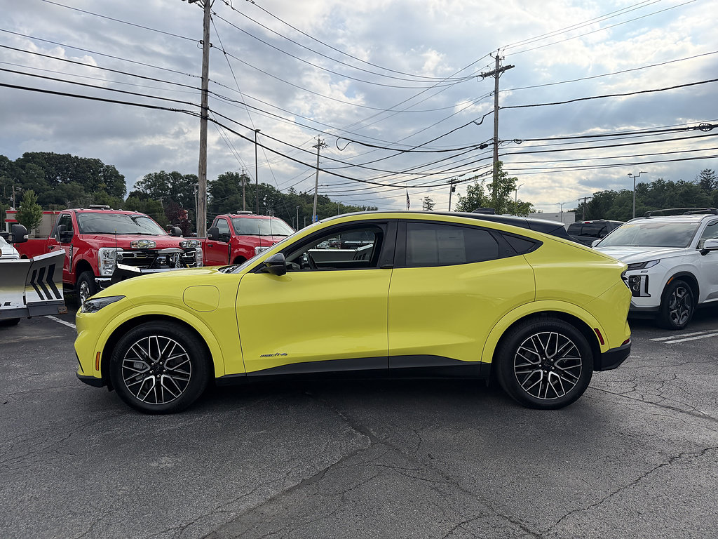 Certified 2025 Ford Mustang Mach-E Premium AWD/4WD image 3