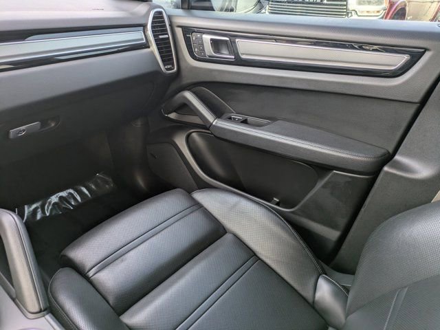 Used 2022 Porsche Cayenne S Platinum image 15