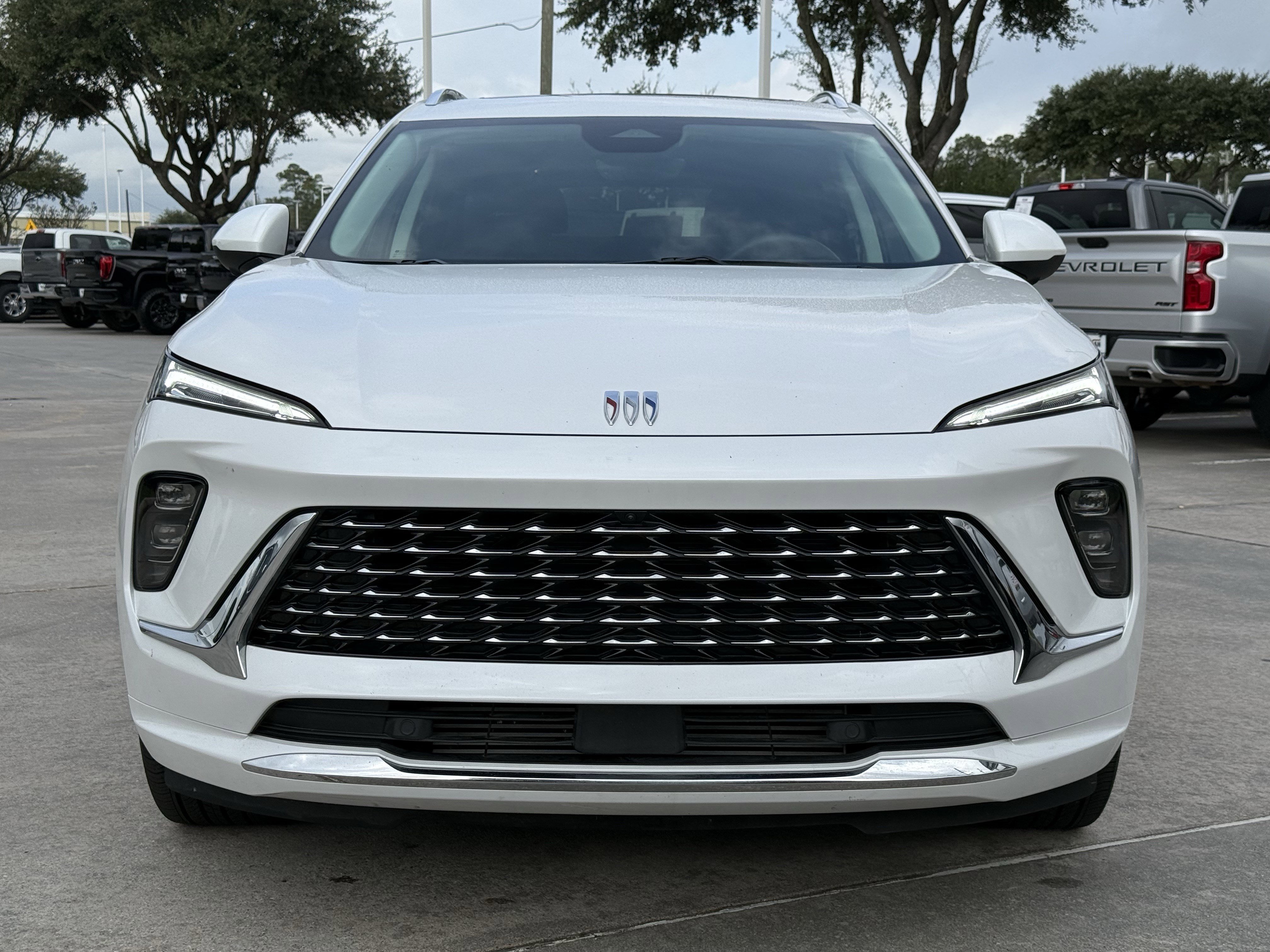 Used 2024 Buick Envision Avenir image 10