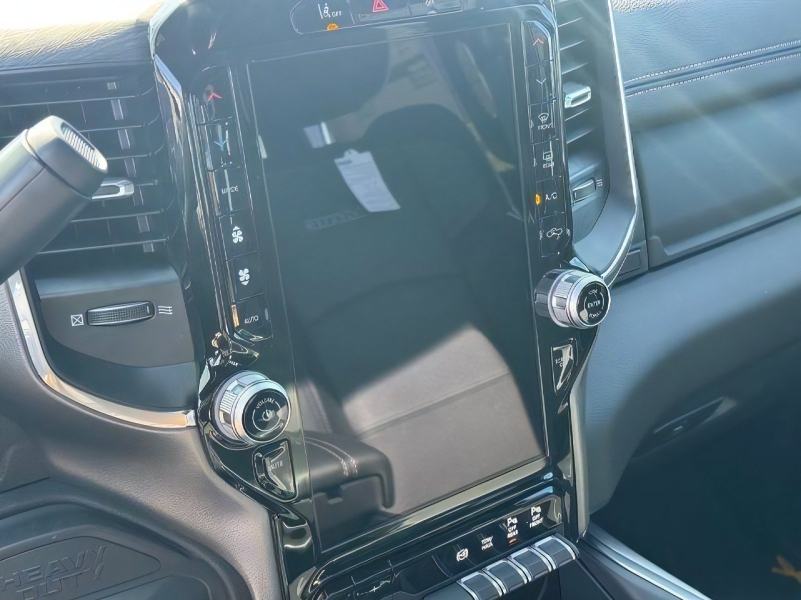 New 2026 RAM 2500 Laramie w/ Night Edition AWD/4WD image 20