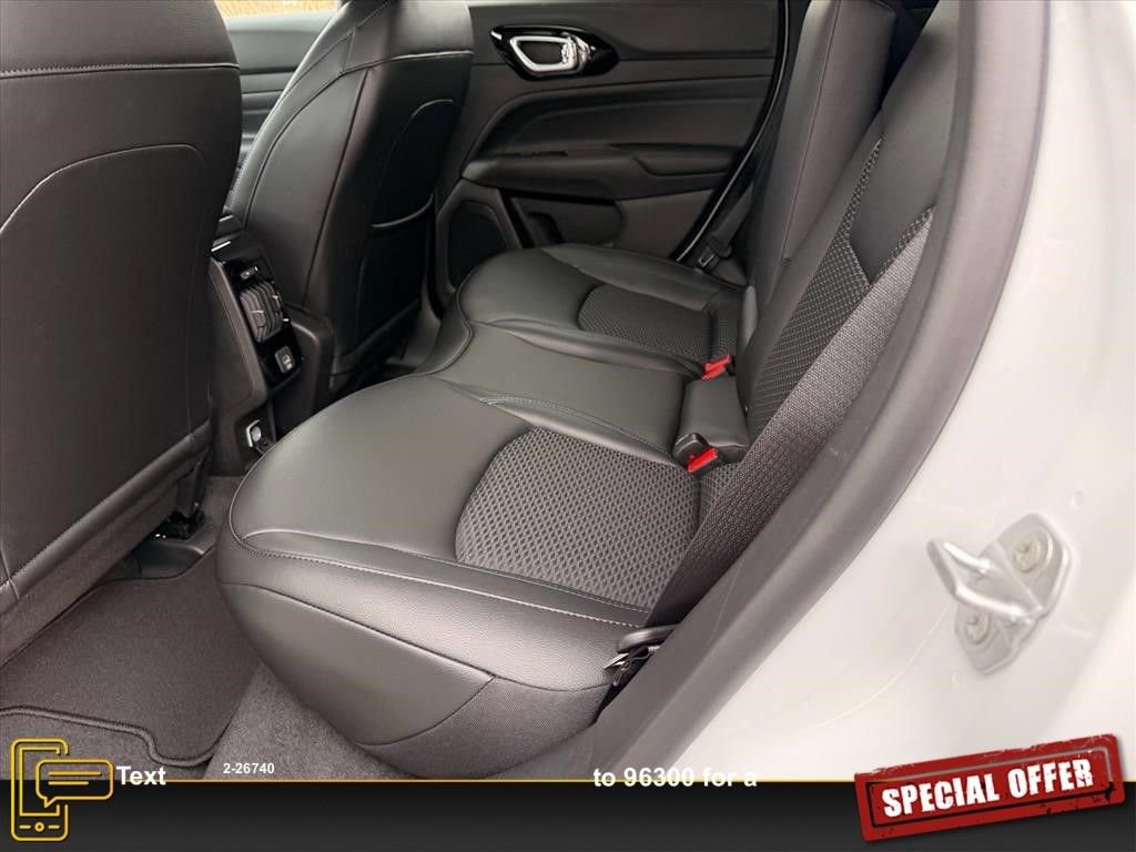New 2026 Jeep Compass Latitude image 7