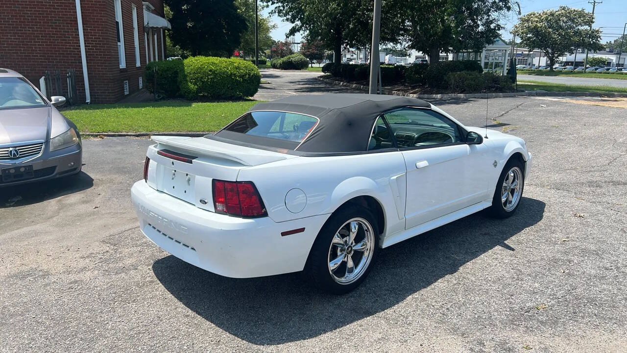 Used 1999 Ford Mustang Convertible RWD image 5