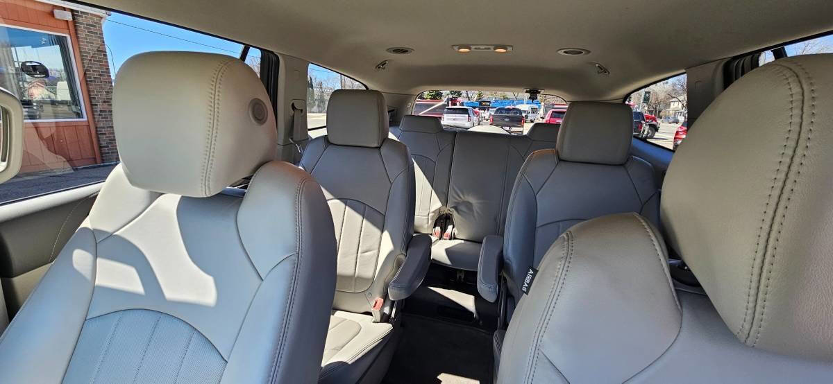 Used 2017 Buick Enclave Leather FWD image 11