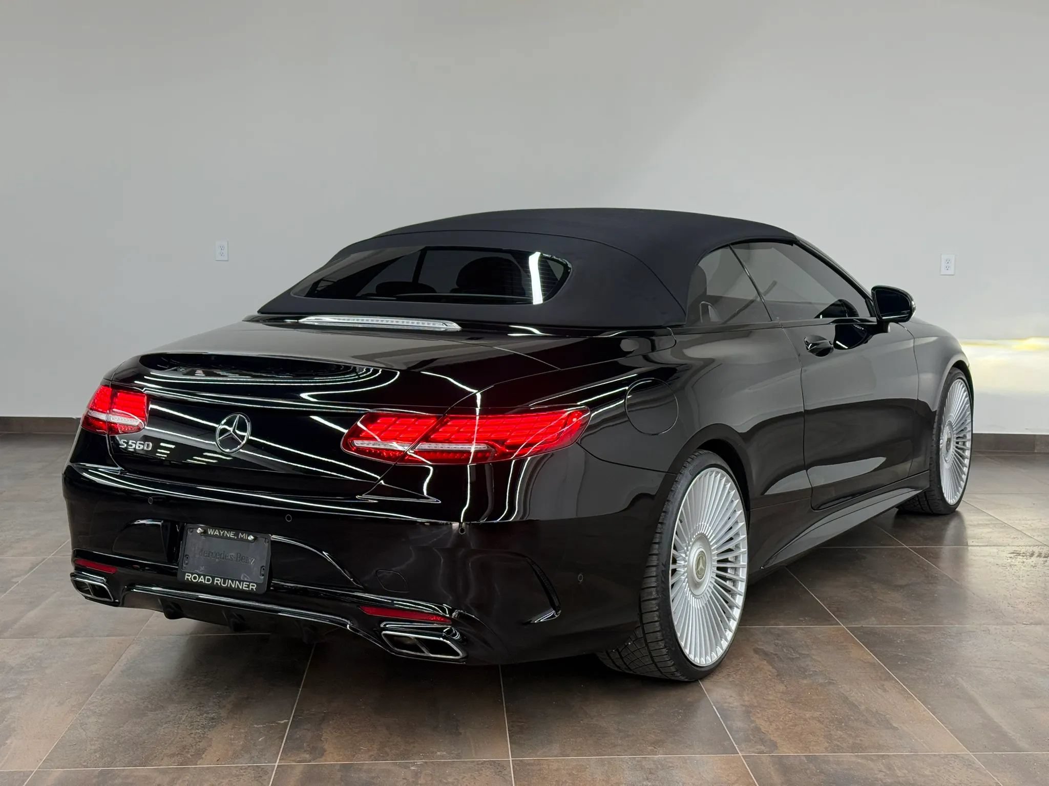 Used 2019 Mercedes-Benz S 560 Cabriolet image 13