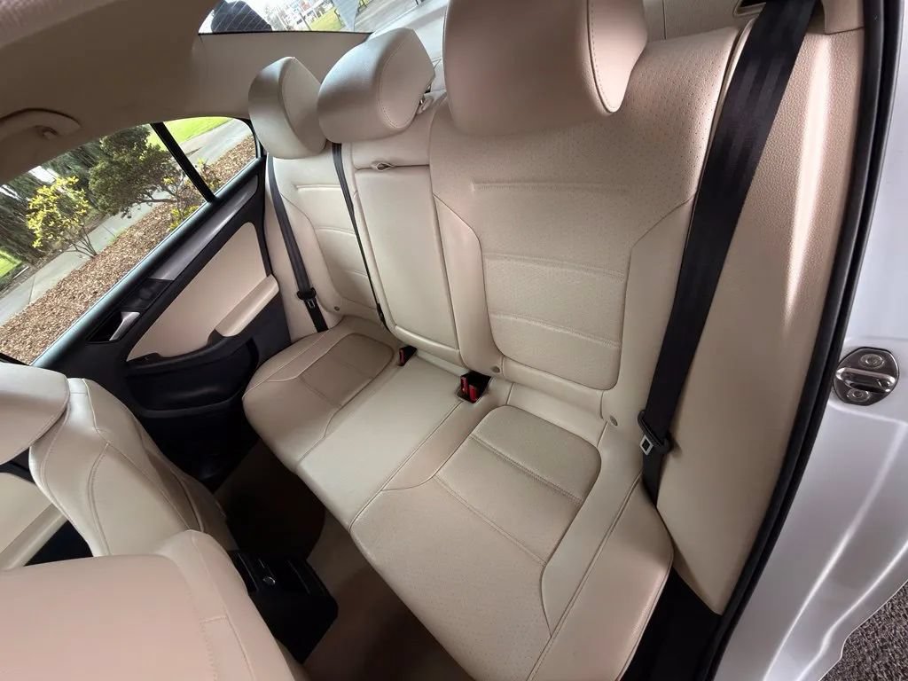 Used 2014 Volkswagen Jetta TDI FWD image 24