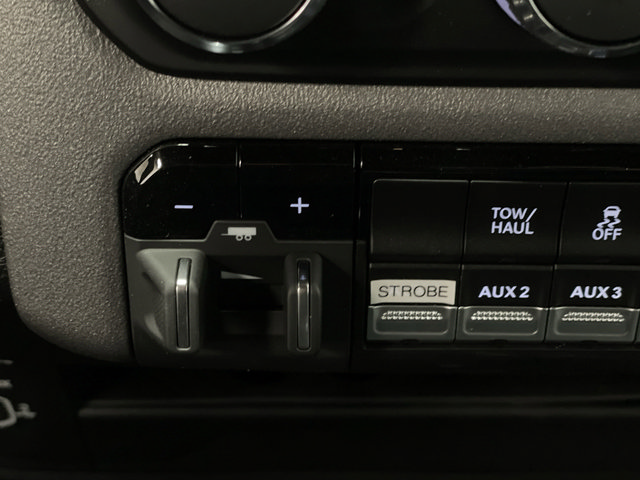 New 2024 RAM 3500 Tradesman AWD/4WD image 32