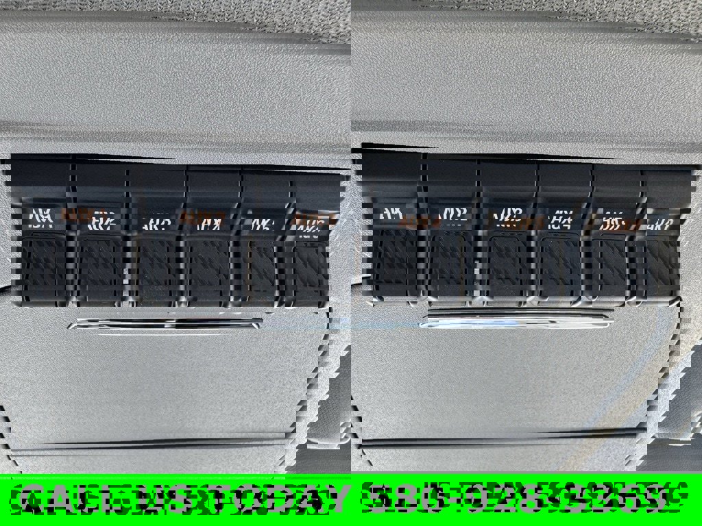 New 2025 Ford F250 Lariat w/ Chrome Package image 30