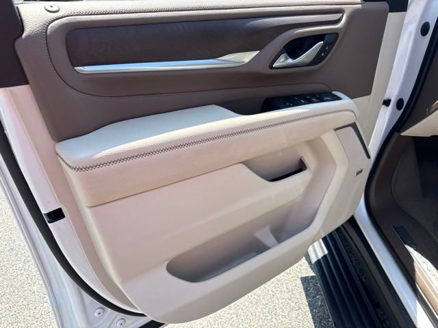 Used 2021 GMC Yukon XL Denali w/ Denali Premium Package AWD/4WD image 14