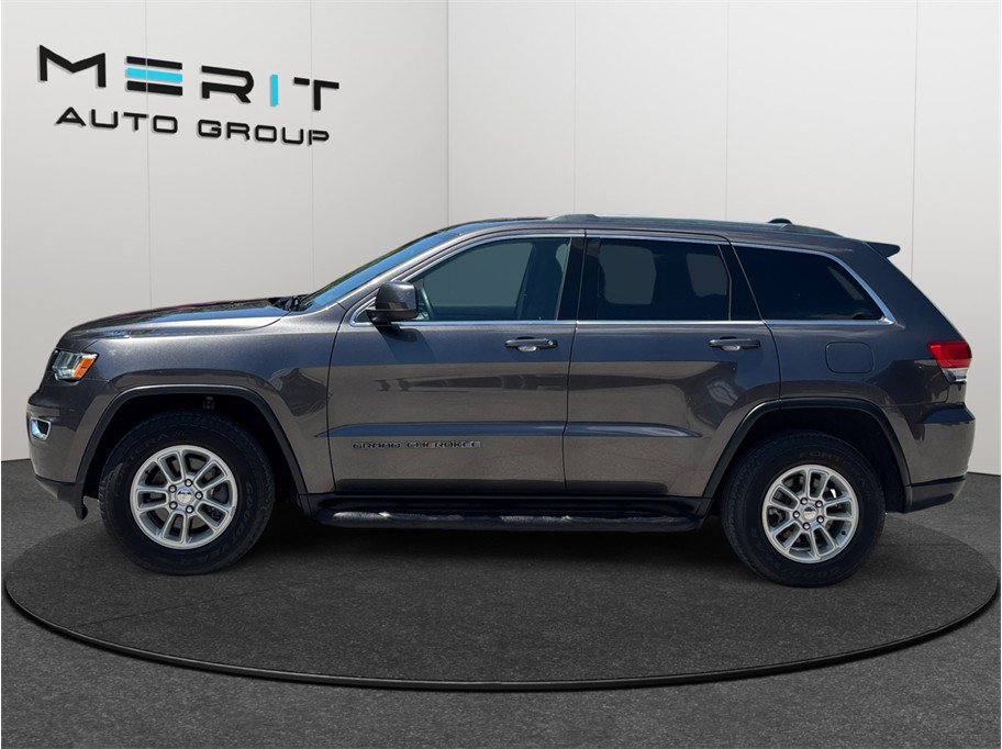Used 2019 Jeep Grand Cherokee Laredo AWD/4WD image 5