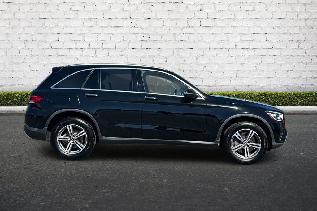 Used 2020 Mercedes-Benz GLC 300 4MATIC image 3