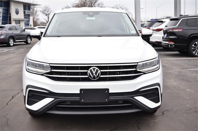 Certified 2022 Volkswagen Tiguan SE image 4