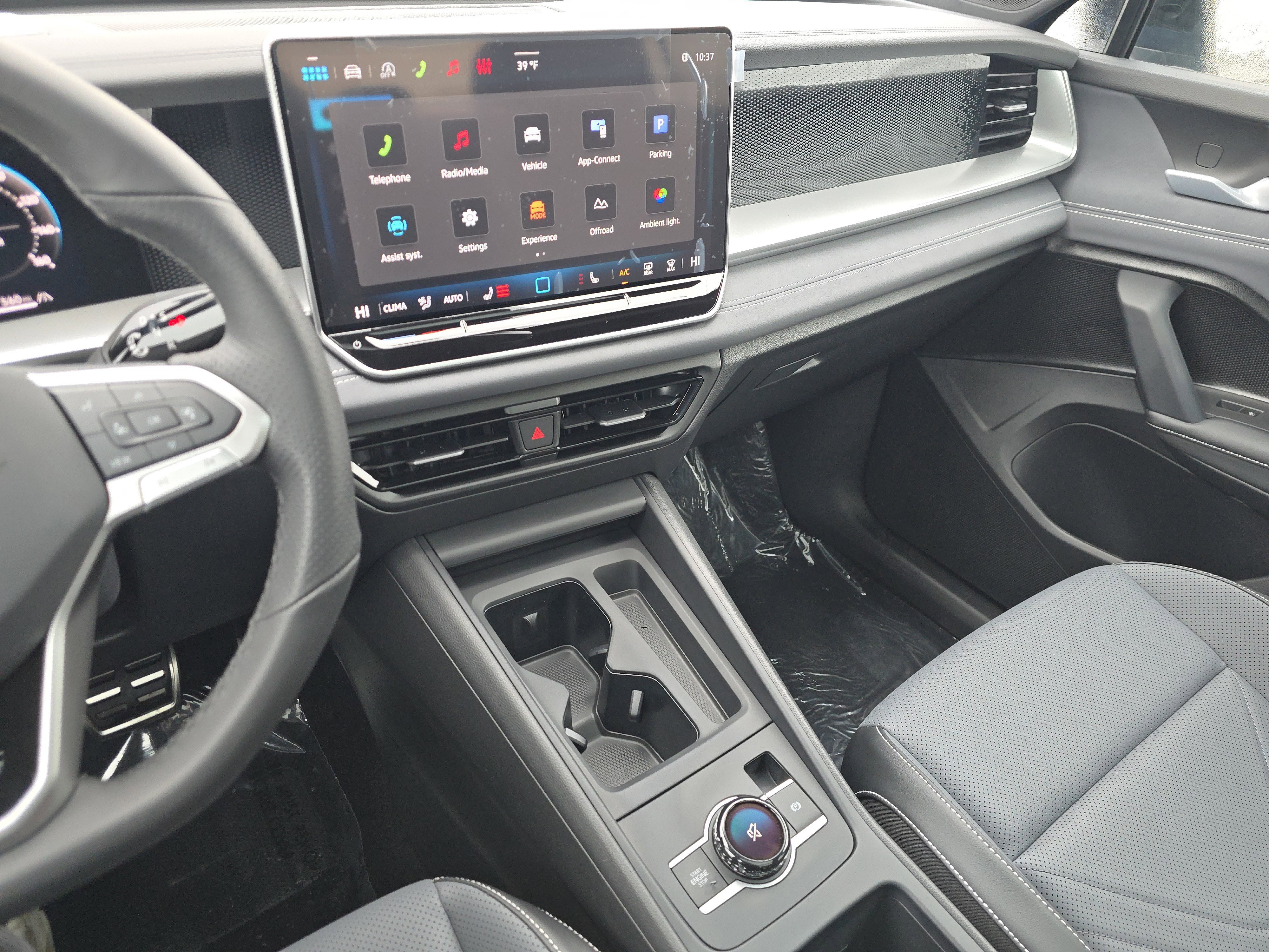 New 2026 Volkswagen Tiguan SE R-Line image 23