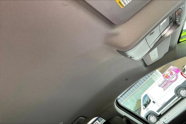 Certified 2022 GMC Acadia SLE w/ Driver Convenience Package AWD/4WD image 17