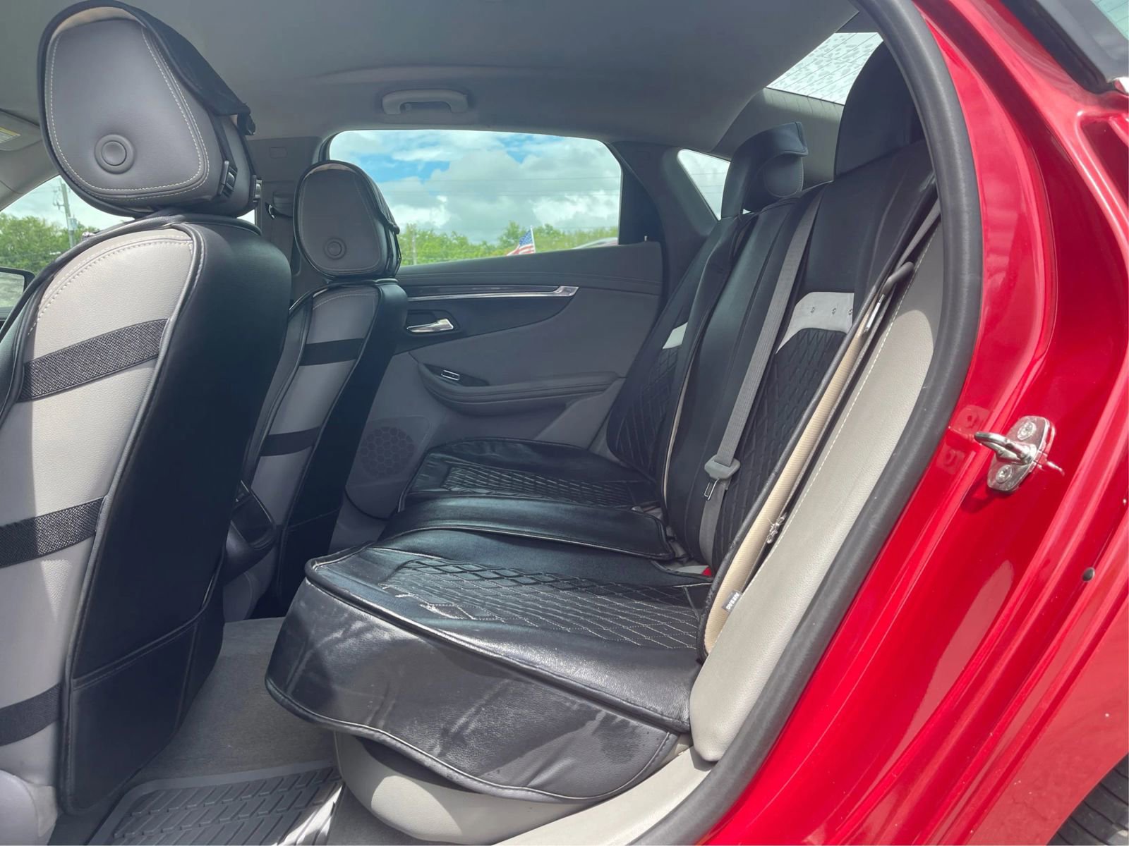 Used 2015 Chevrolet Impala LT w/ Convenience Package image 10