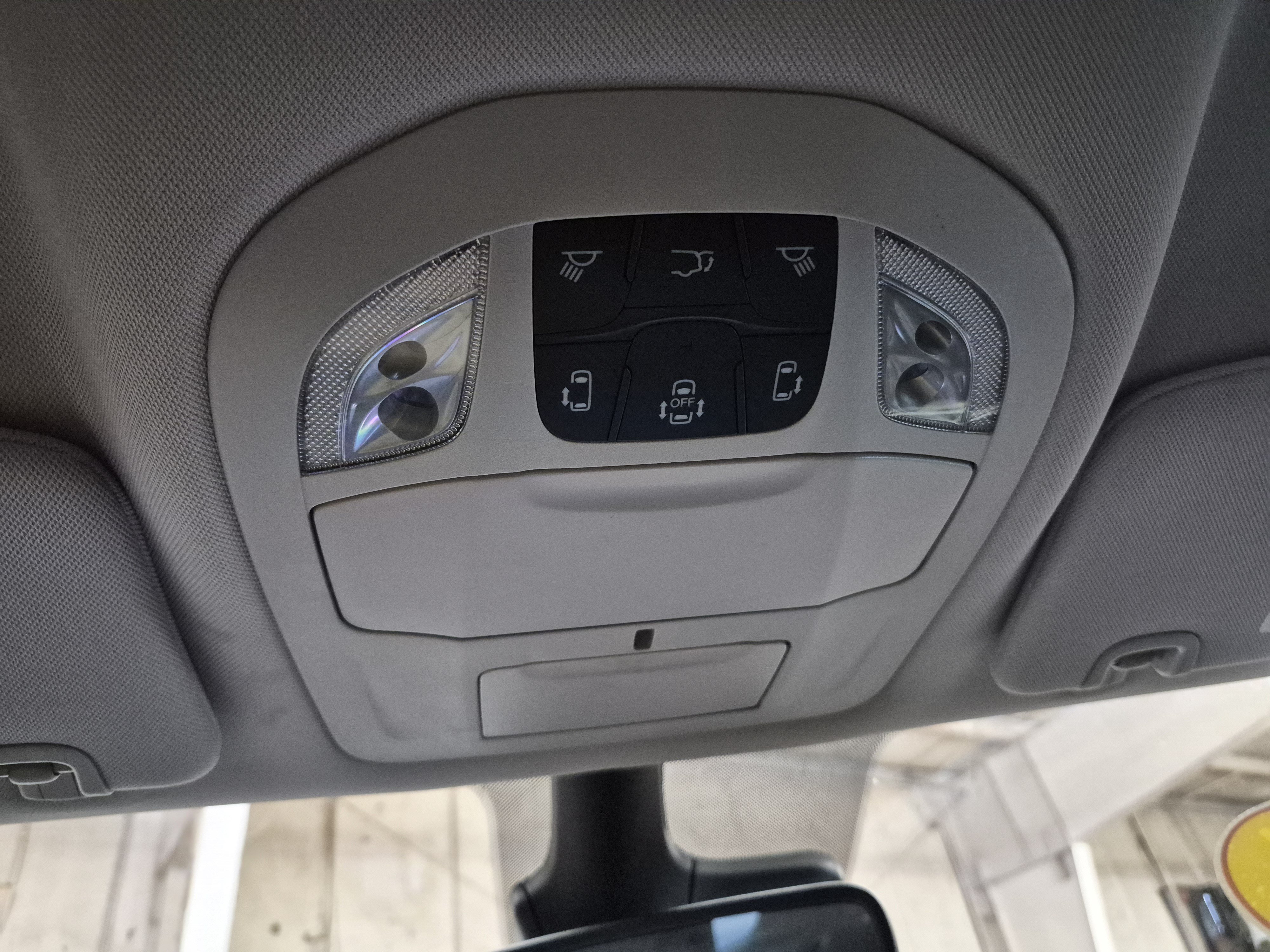 Used 2023 Chrysler Pacifica Touring-L FWD image 37