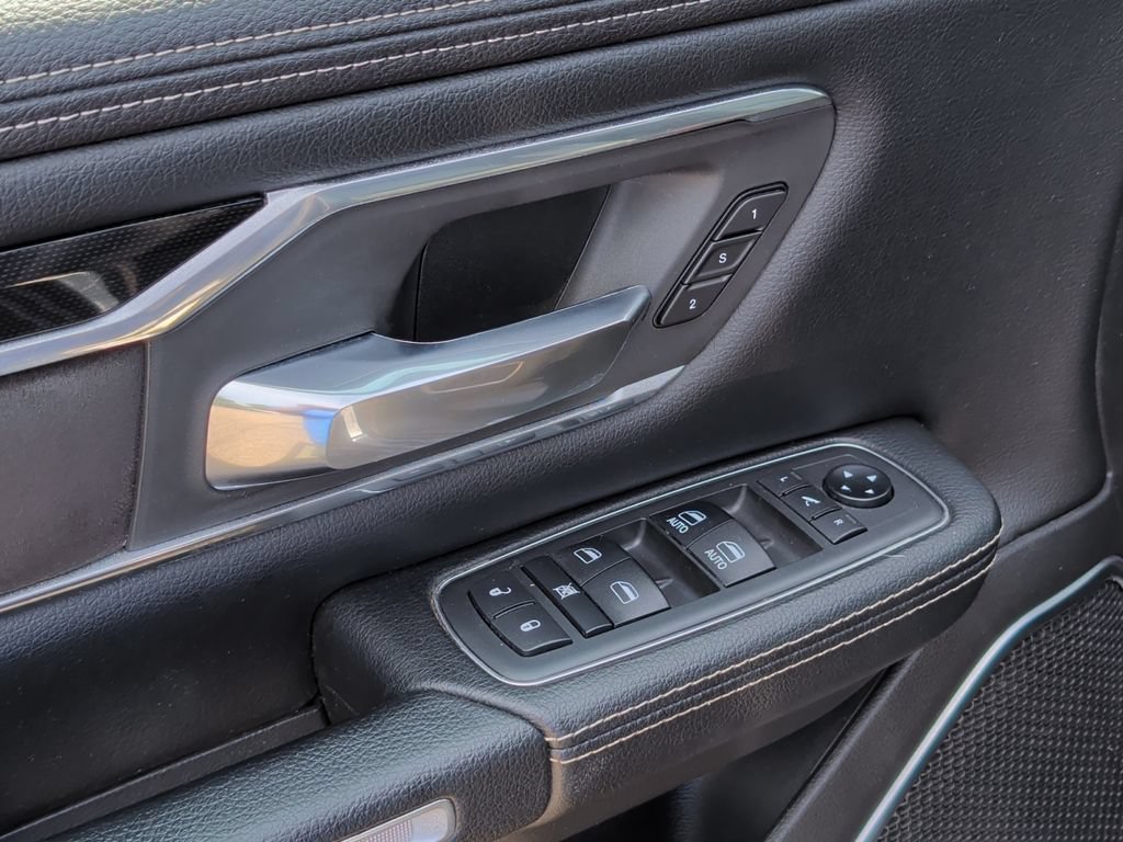 Used 2019 RAM 1500 Laramie w/ Sport Appearance Package AWD/4WD image 15