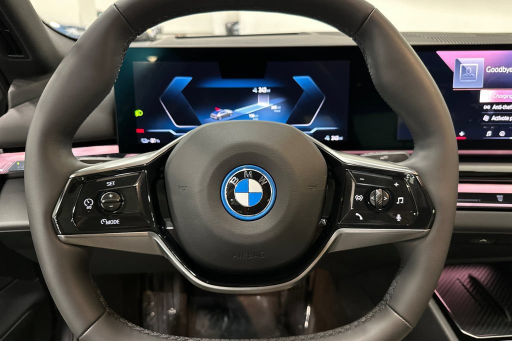 Used 2024 BMW i5 eDrive40i w/ Premium Package RWD image 27