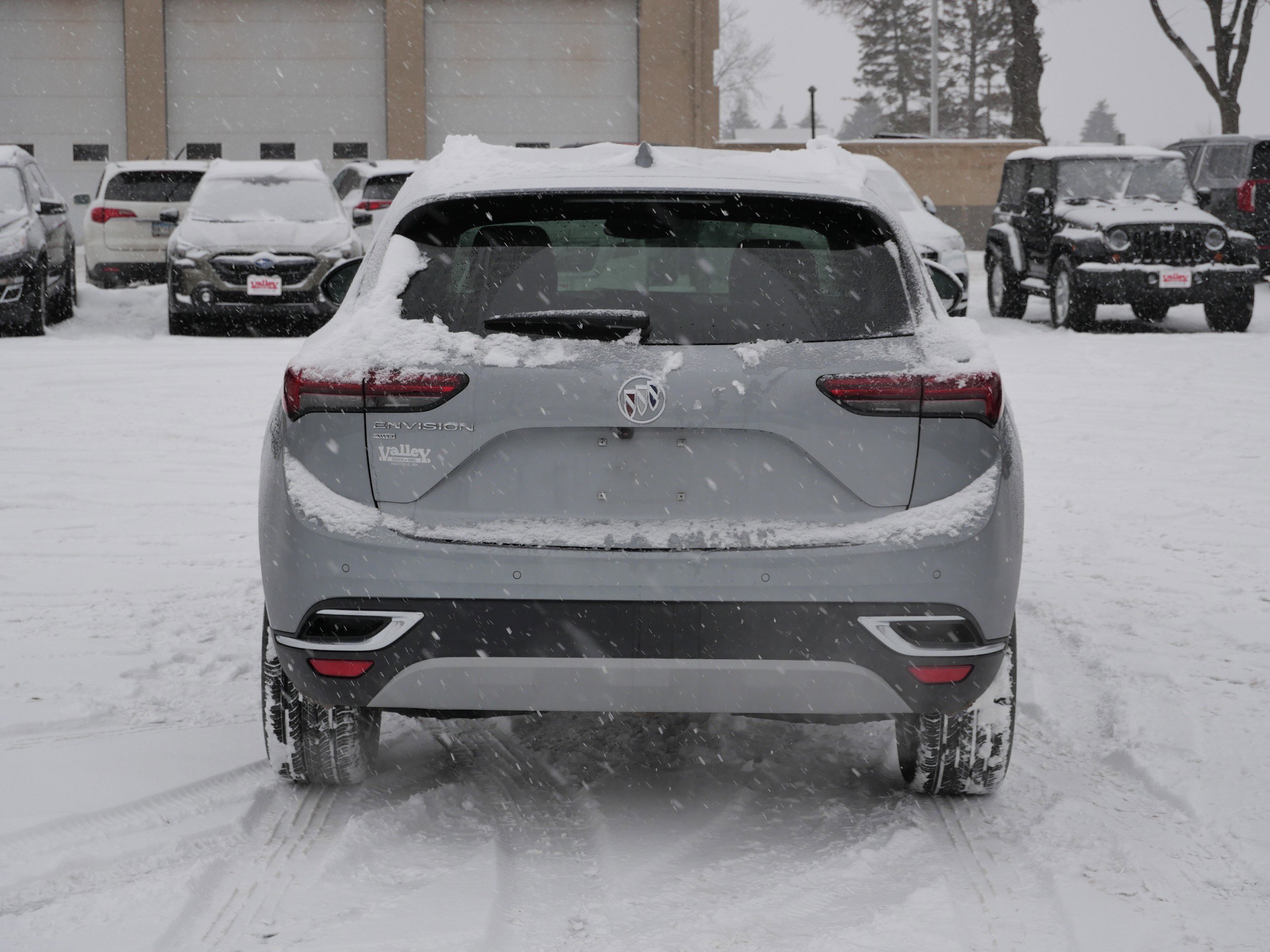 Used 2023 Buick Envision Essence image 7