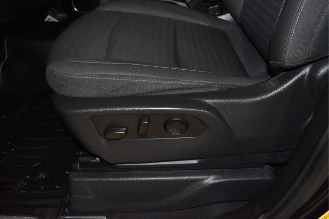 Used 2023 Chevrolet Silverado 1500 LT AWD/4WD image 25