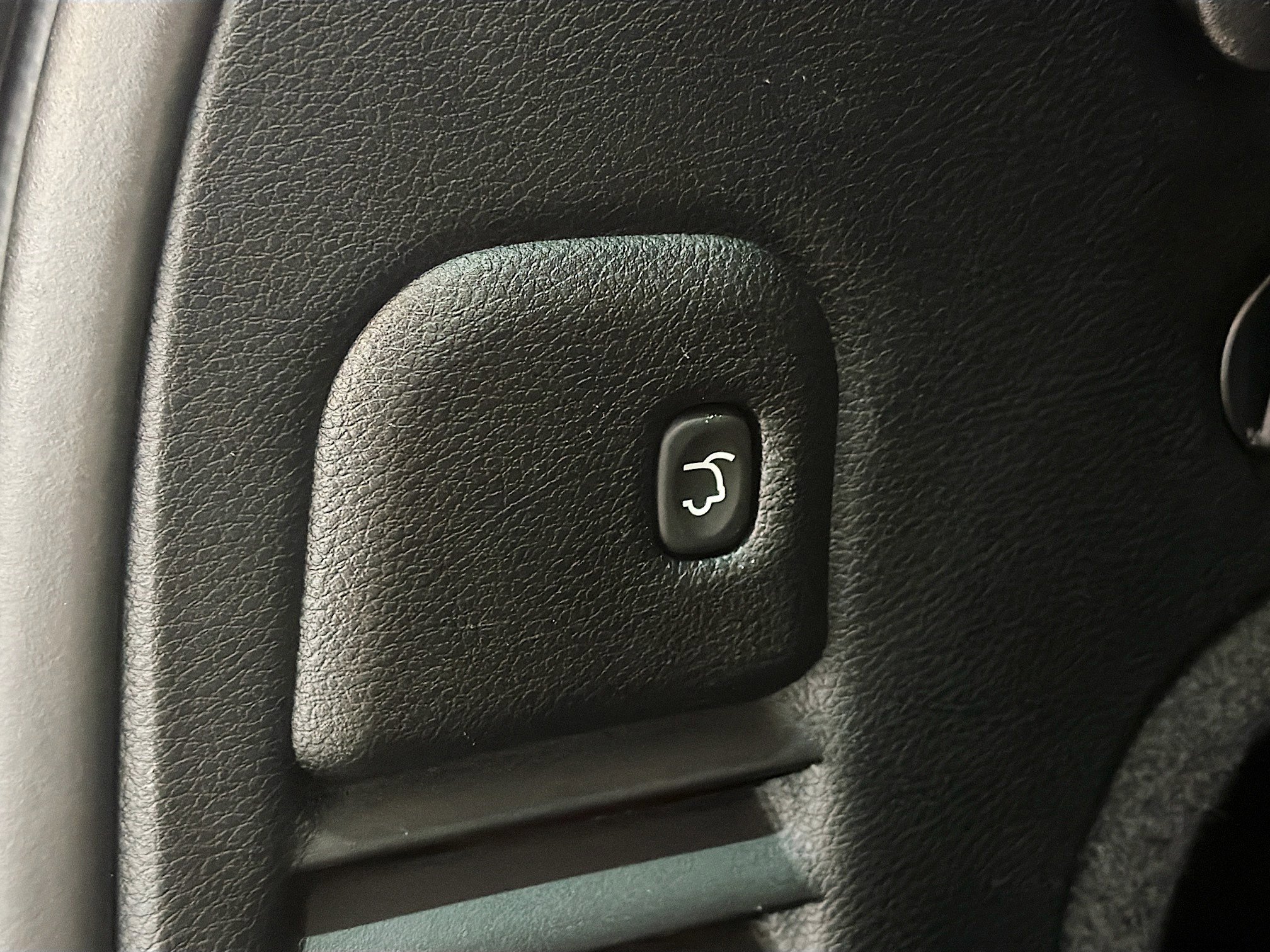 Used 2018 Jeep Grand Cherokee Altitude image 31