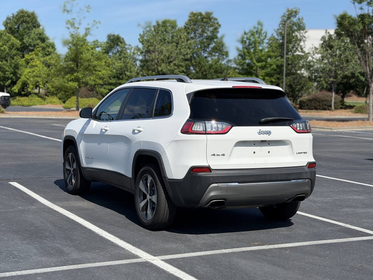 Used 2019 Jeep Cherokee Limited AWD/4WD image 5