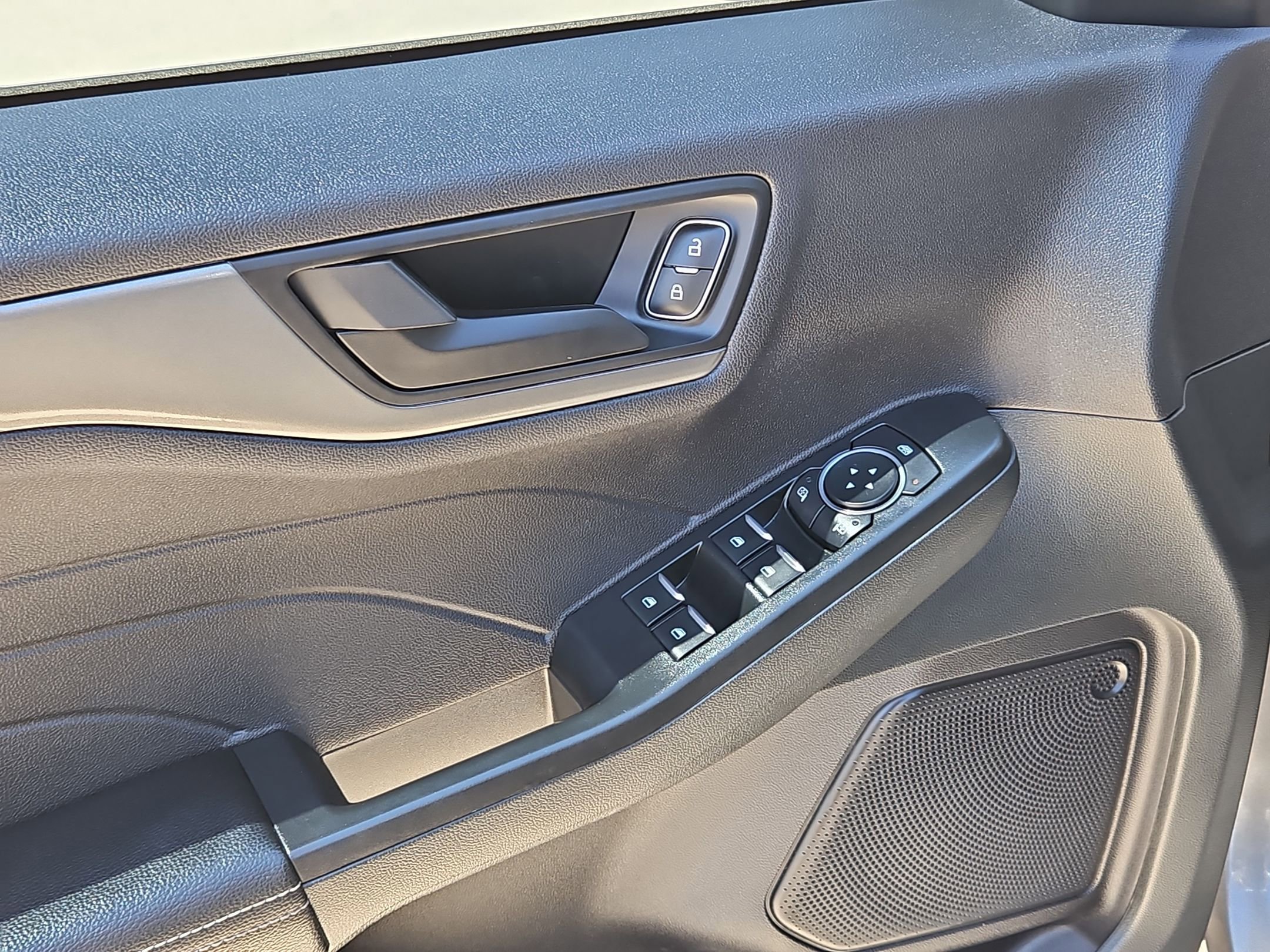 Used 2024 Ford Escape Active image 12