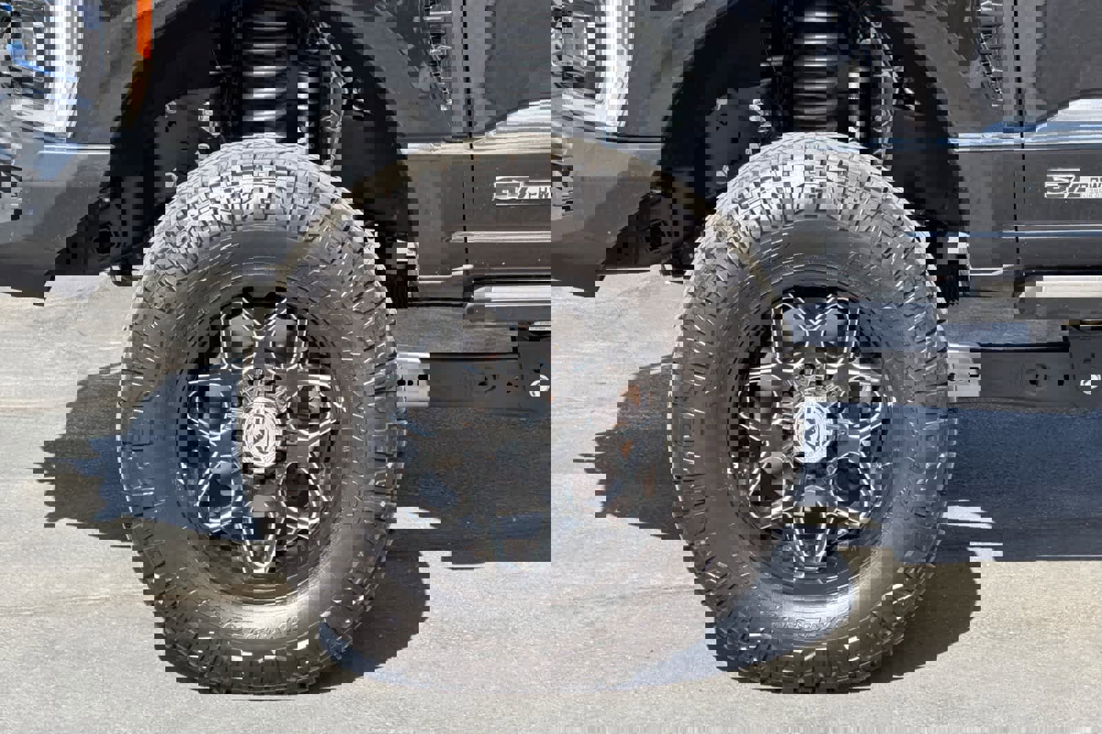 Used 2023 Ford F350 Lariat w/ Lariat Ultimate Package image 32