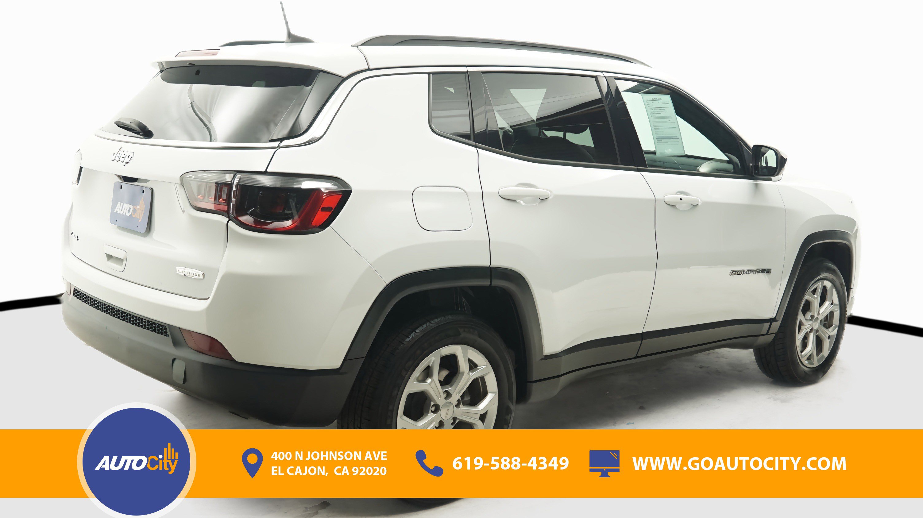 Used 2024 Jeep Compass Latitude AWD/4WD image 6