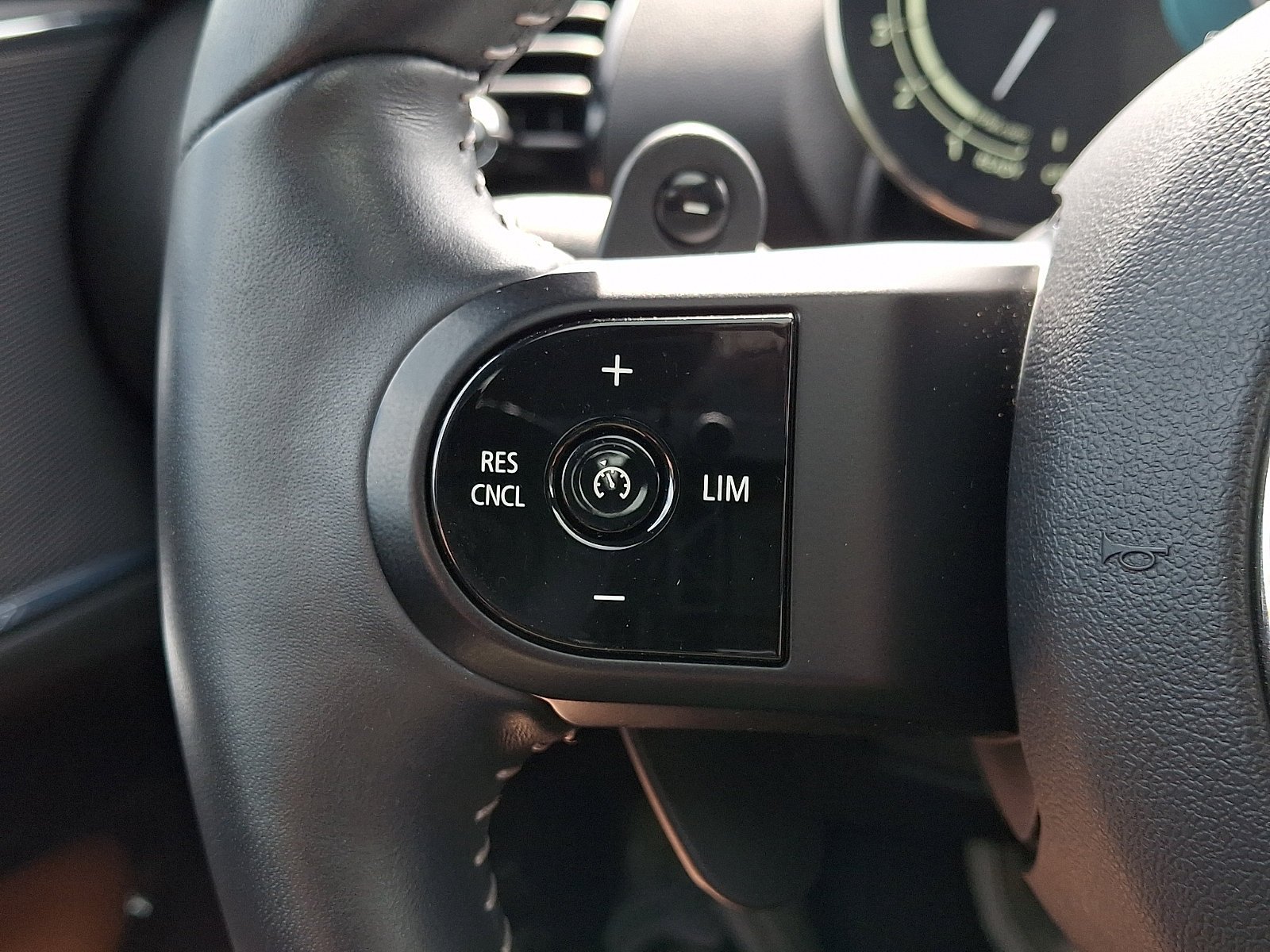 Used 2022 MINI Cooper Clubman S AWD/4WD image 24