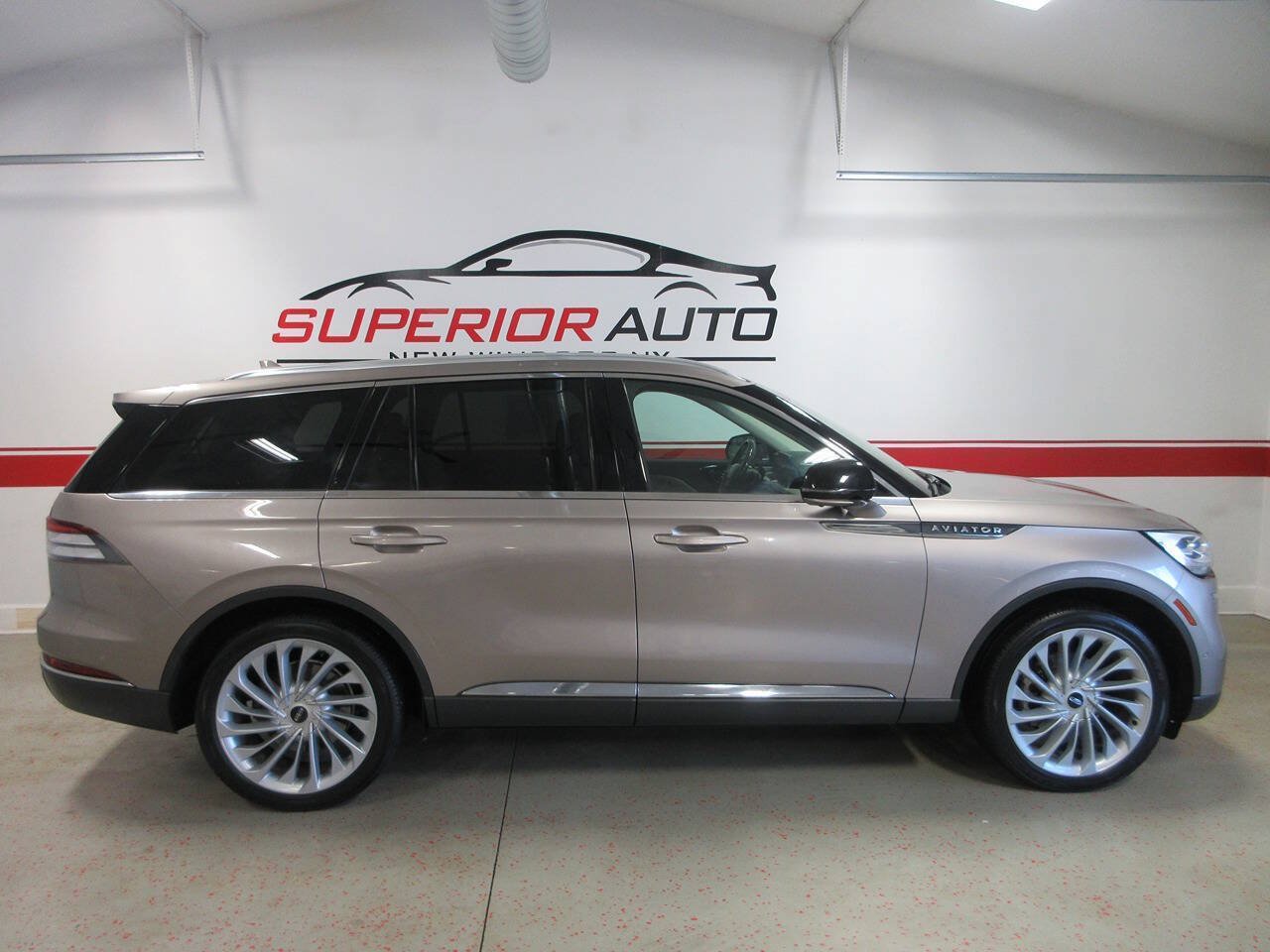 Used 2020 Lincoln Aviator Reserve w/ Equipment Group 202A AWD/4WD image 6