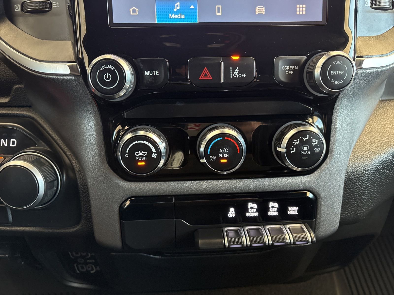 Used 2025 RAM 1500 Lone Star AWD/4WD image 21