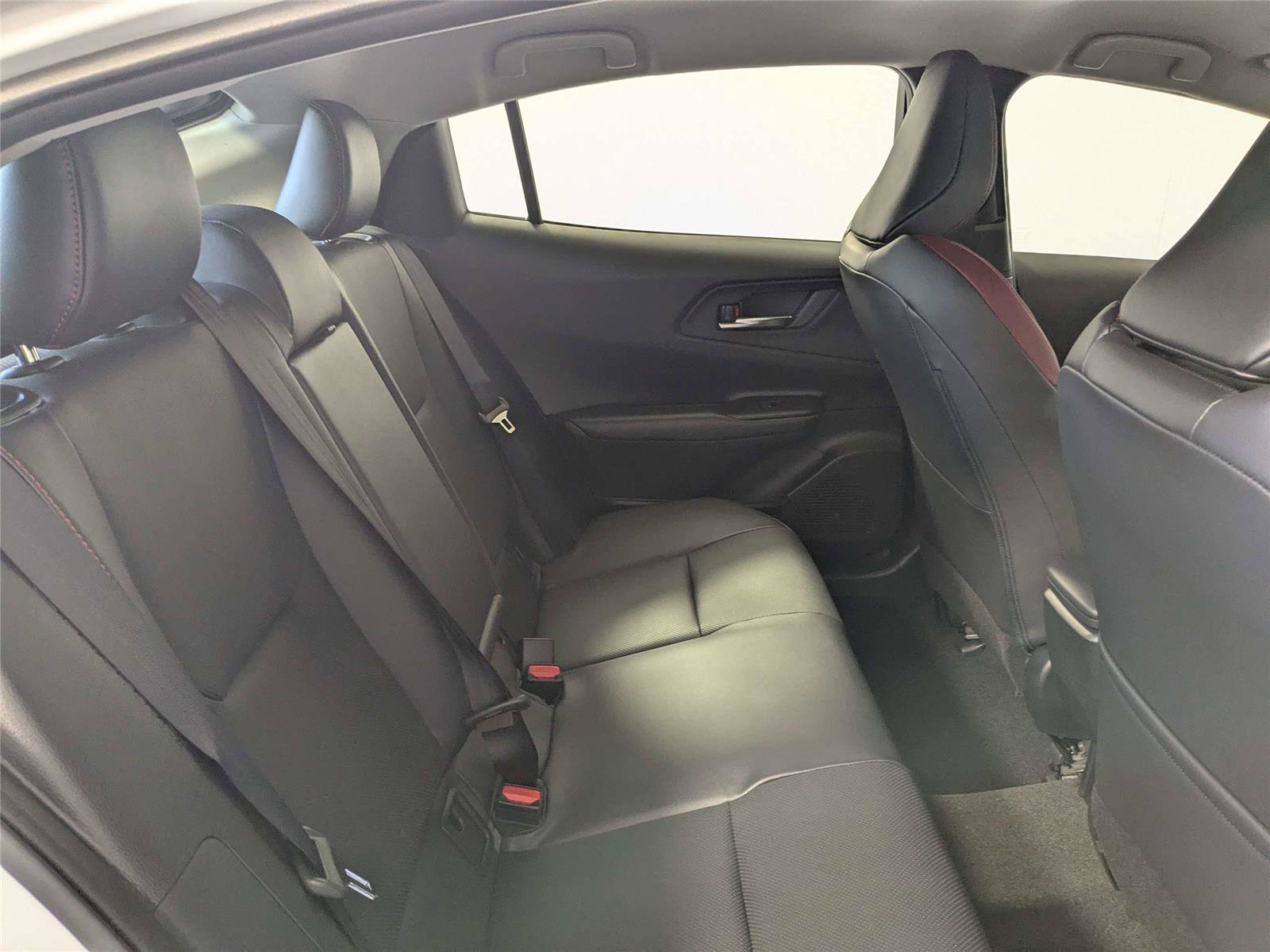 Used 2025 Toyota Prius Plug-In Hybrid image 28