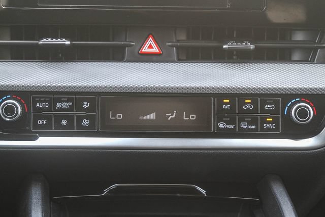 Used 2023 Kia Sportage LX AWD/4WD image 14