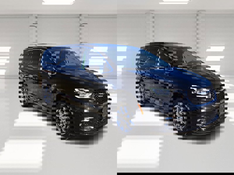 Used 2024 Chrysler Pacifica Touring-L image 7