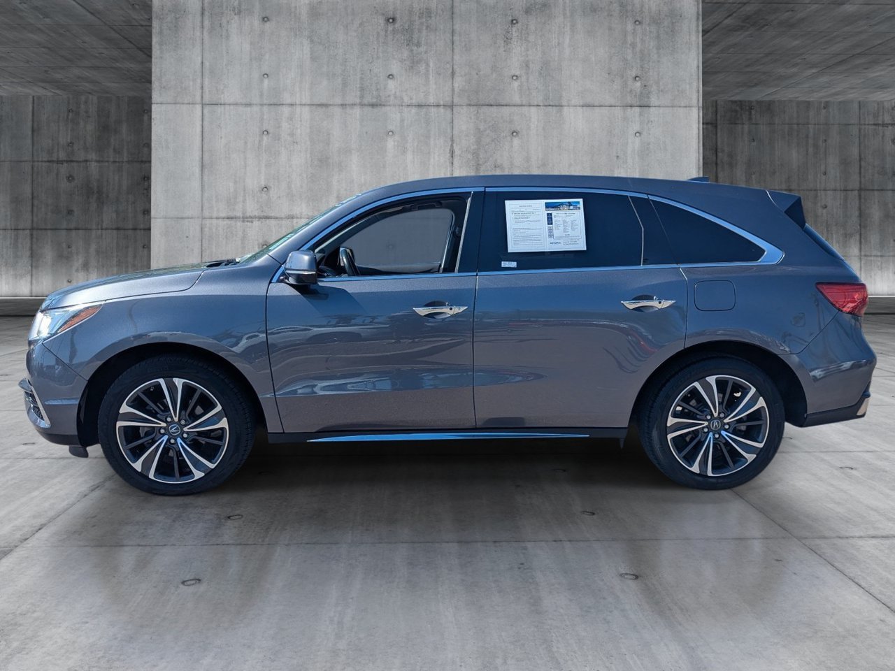 Used 2020 Acura MDX w/ Technology Package FWD image 2