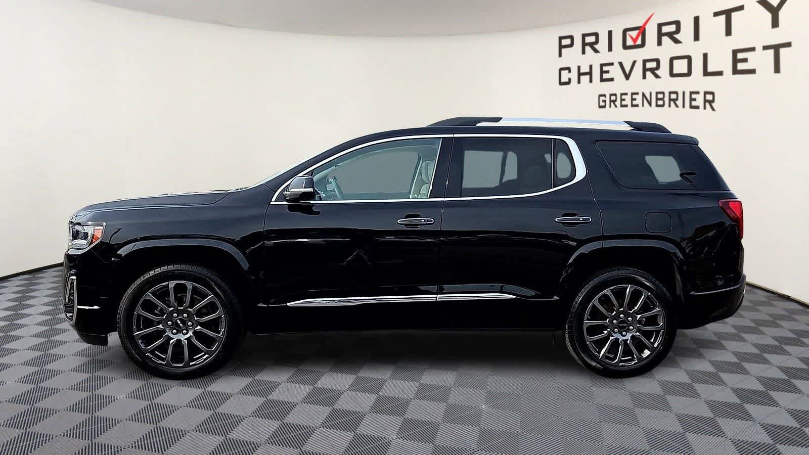 Used 2023 GMC Acadia Denali w/ Black Diamond Edition AWD/4WD image 5