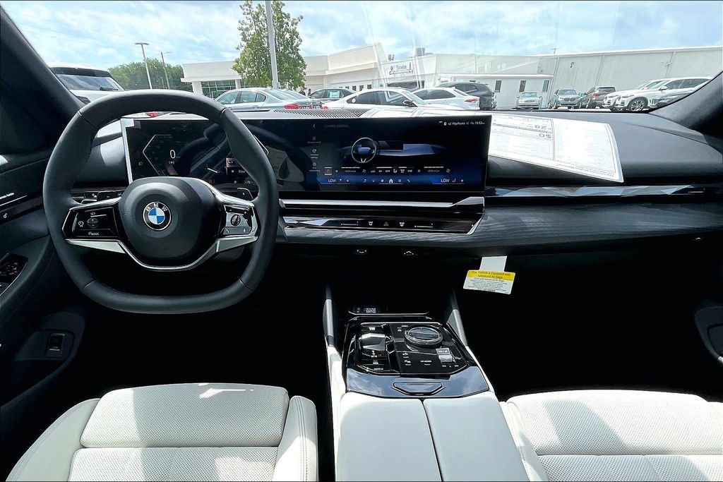 New 2026 BMW 540i xDrive w/ Premium Package AWD/4WD image 4