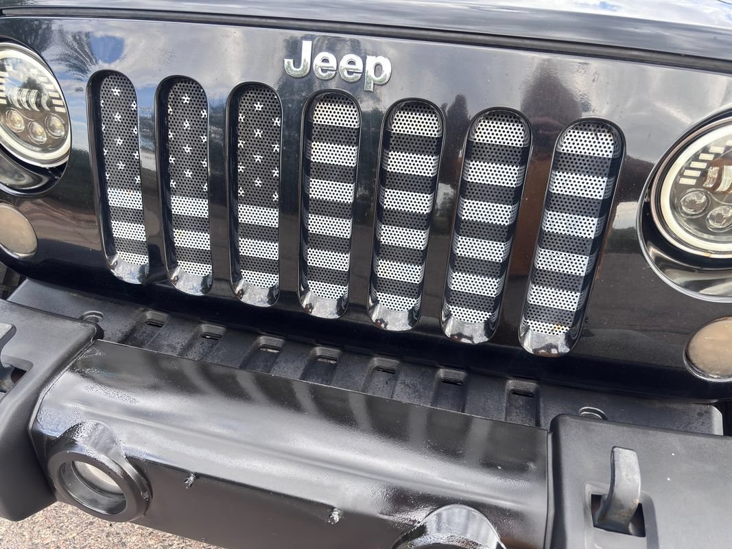 Used 2013 Jeep Wrangler Unlimited Sahara w/ Dual Top Group AWD/4WD image 17
