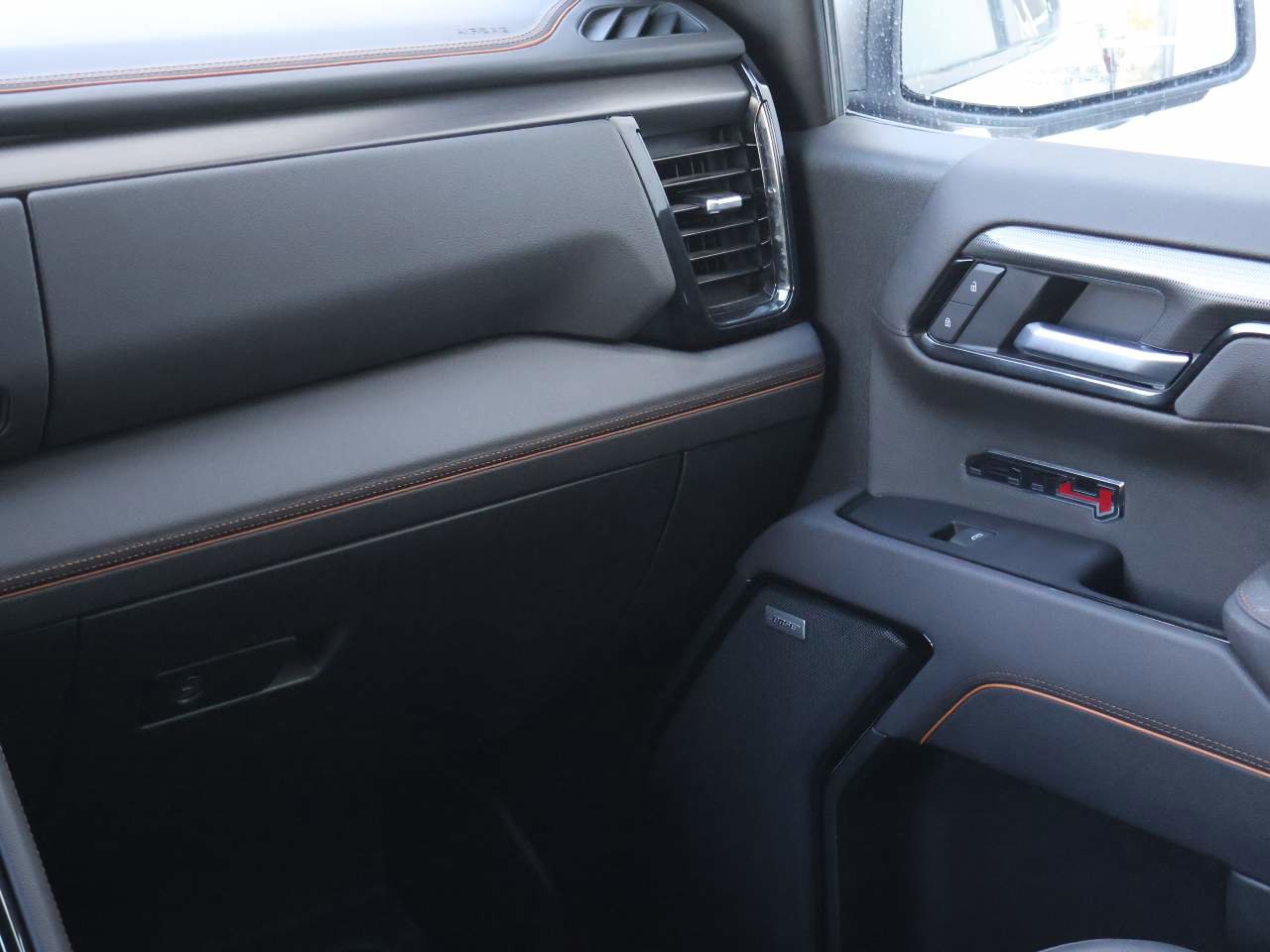 Used 2025 GMC Sierra 1500 AT4 AWD/4WD image 16