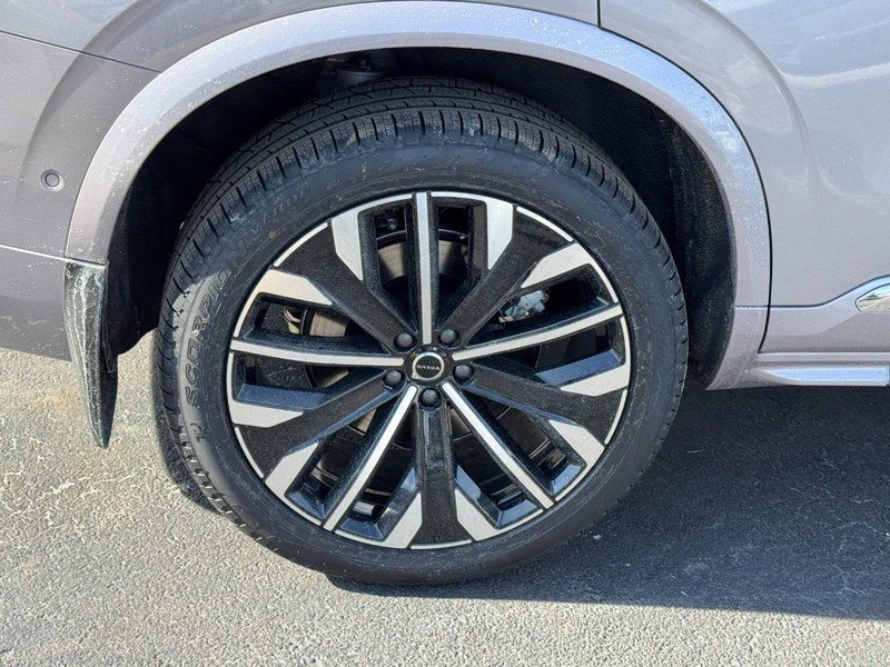 New 2026 Volvo XC90 B5 Plus w/ Protection Package image 4