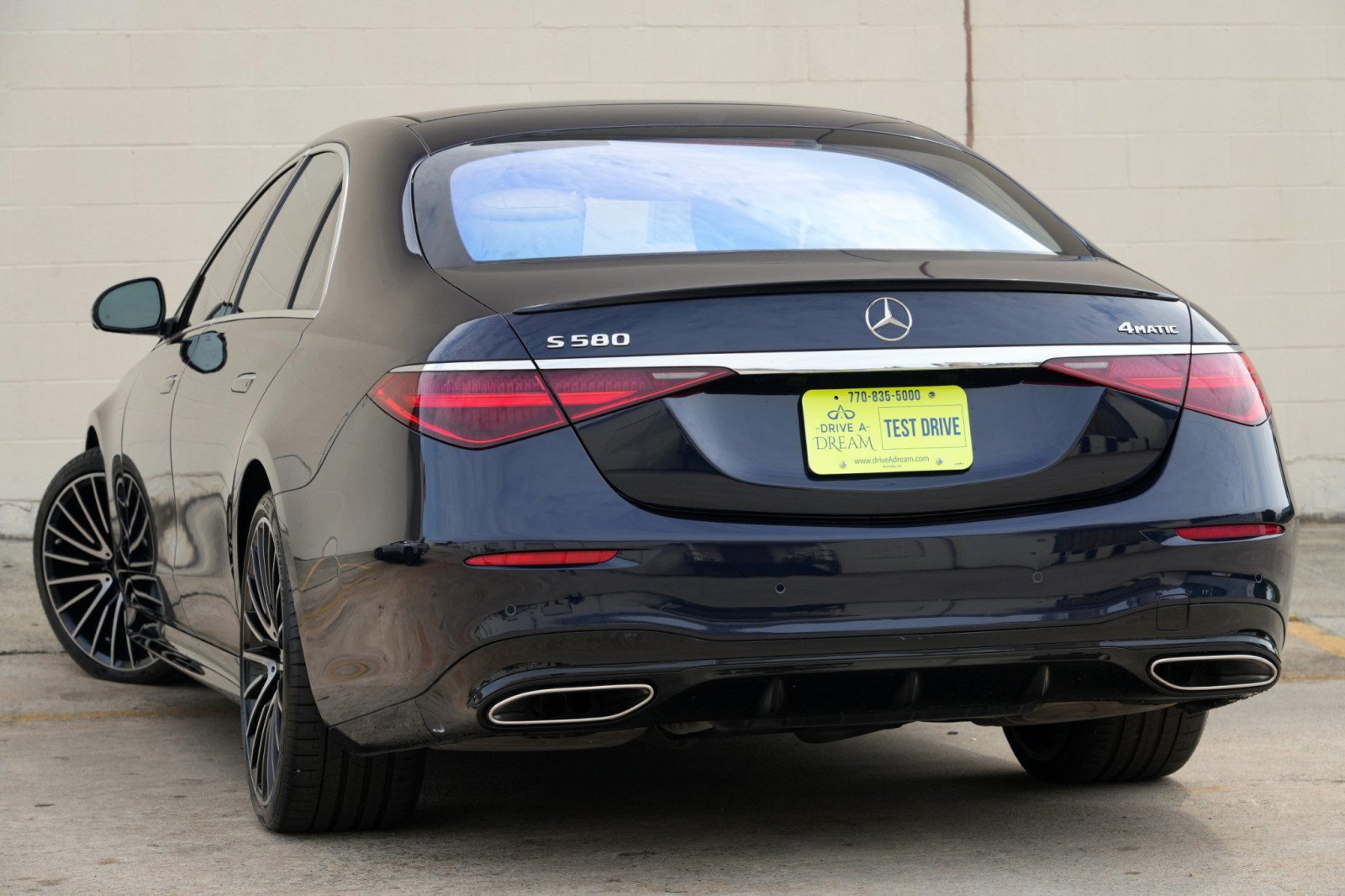 Used 2022 Mercedes-Benz S 580 4MATIC Sedan w/ AMG Line Package image 6