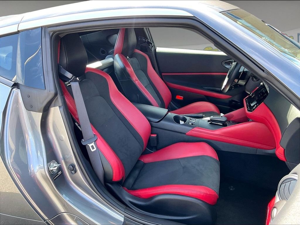 Used 2024 Nissan Z Performance w/ Floor Mat Package RWD image 11